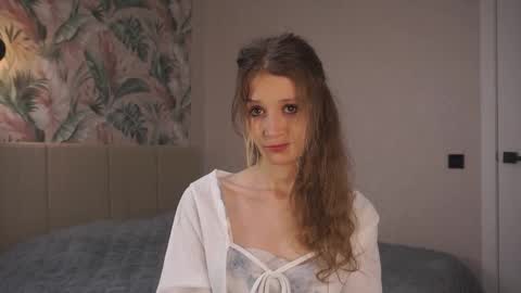 Snapshot of skinny_eve chatting on February 2025 08:11:02 PM Emily online show from February 2025 08:11:02 PM