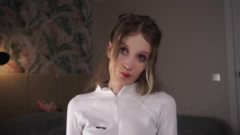 Snapshot of skinny_eve chatting on February 2025 06:56:02 PM Emily online show from February 2025 06:56:02 PM