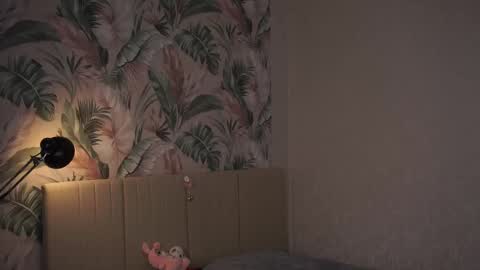Snapshot of skinny_eve chatting on February 2025 09:59:01 PM Emily online show from February 2025 09:59:01 PM