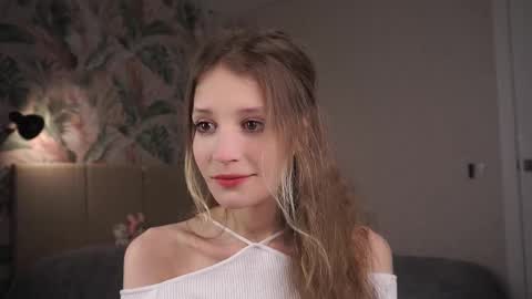 Snapshot of skinny_eve chatting on February 2025 07:03:02 PM Emily online show from February 2025 07:03:02 PM