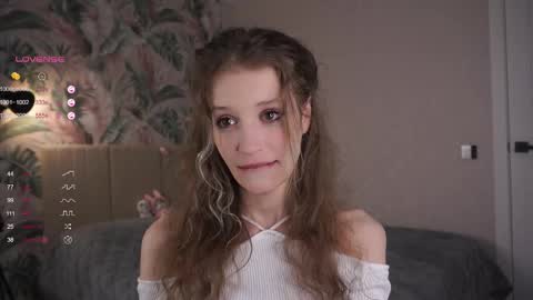 Snapshot of skinny_eve chatting on March 2025 07:11:02 PM Emily online show from March 2025 07:11:02 PM