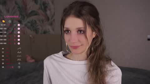 Snapshot of skinny_eve chatting on March 2025 01:17:02 AM Emily online show from March 2025 01:17:02 AM