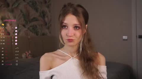 Snapshot of skinny_eve chatting on March 2025 07:59:02 PM Emily online show from March 2025 07:59:02 PM