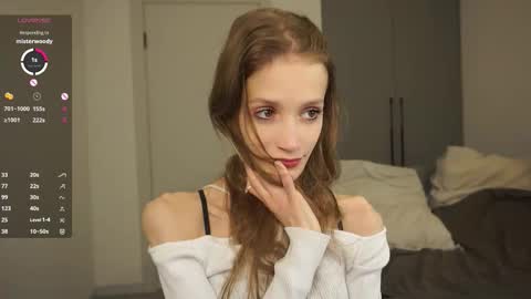 Snapshot of skinny_eve chatting on September 2025 04:29:01 PM Emily online show from September 2025 04:29:01 PM