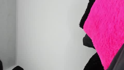 Snapshot of skinny_hotdirty chatting on November 2025 09:46:02 PM skinny_hotdirty online show from November 2025 09:46:02 PM