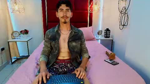 Snapshot of skinny_jean_ chatting on June 2026 08:10:02 PM skinny jean online show from June 2026 08:10:02 PM