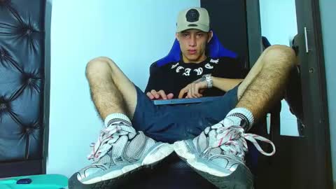 Snapshot of skinny_marked chatting on December 2024 03:06:01 AM skinny marked online show from December 2024 03:06:01 AM