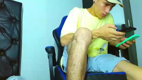 Snapshot of skinny_marked chatting on December 2024 09:22:01 PM skinny marked online show from December 2024 09:22:01 PM