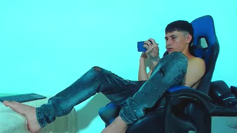 skinny marked online show from November 2025 04:00:02 AM