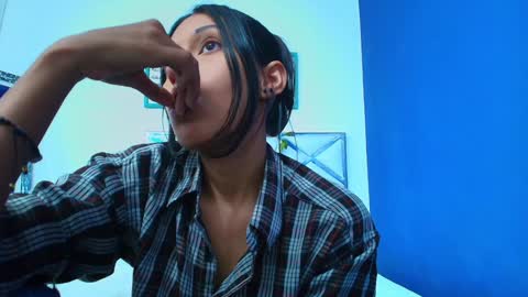 Snapshot of skinnyneighbour_ chatting on December 2024 06:17:02 AM Karla online show from December 2024 06:17:02 AM