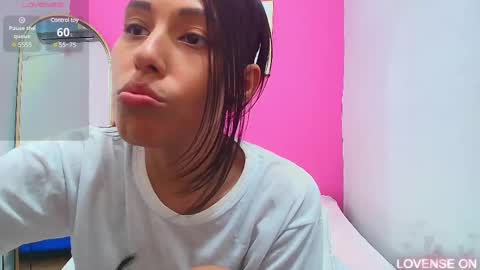 Snapshot of skinnyneighbour_ chatting on March 2025 09:02:02 AM Karla online show from March 2025 09:02:02 AM