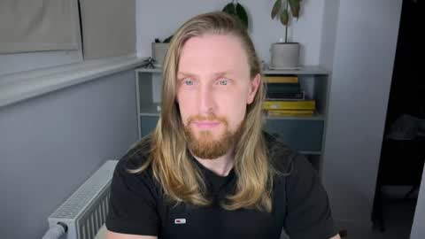 sky_guy25 online show from November 2025 09:11:01 PM