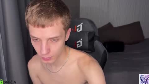 sky_hunter online show from October 2025 03:00:01 PM