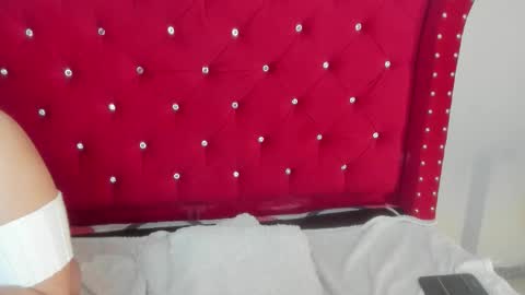 Snapshot of sky_ls chatting on September 2025 04:12:01 AM sky_ls online show from September 2025 04:12:01 AM