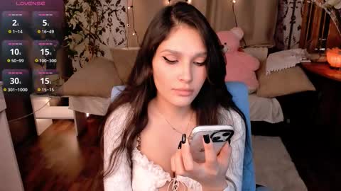 Kira online show from October 2025 12:06:01 PM