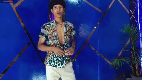 sky_walkerss online show from April 2026 06:53:02 PM