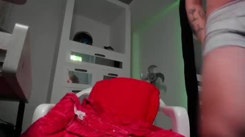 sky_wild online show from April 2026 08:22:01 PM