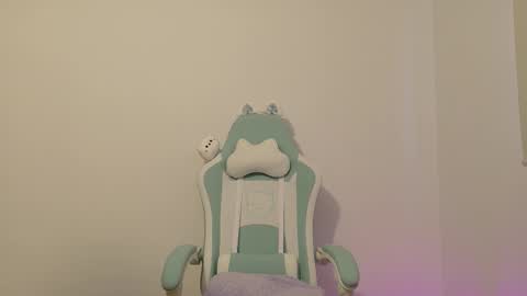 Snapshot of skye_nerdy chatting on September 2025 11:21:02 AM SKYE. online show from September 2025 11:21:02 AM