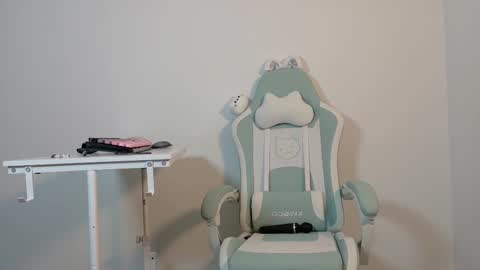 Snapshot of skye_nerdy chatting on September 2025 02:15:02 AM SKYE. online show from September 2025 02:15:02 AM