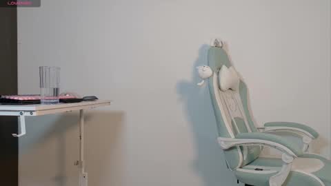 Snapshot of skye_nerdy chatting on October 2025 05:39:02 AM SKYE. online show from October 2025 05:39:02 AM