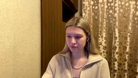 skyedavis online show from December 2025 07:10:01 PM