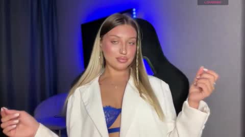 GARRY AND SOPHIA online show from September 2025 06:10:01 PM