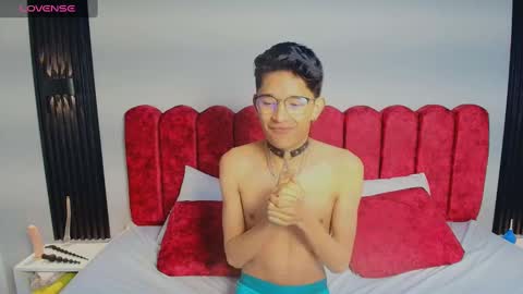 SKYLER BLAZE online show from October 2025 12:02:02 PM