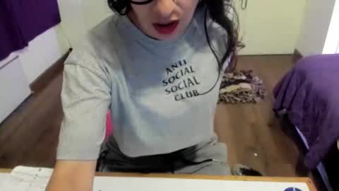 skyler online show from October 2025 01:17:02 AM