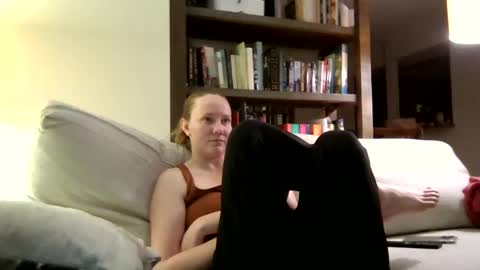 Snapshot of skywinters chatting on November 2025 04:14:02 AM Sky Winters online show from November 2025 04:14:02 AM