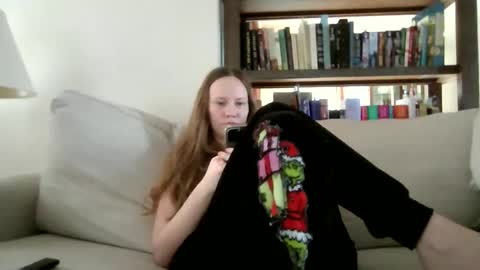 Snapshot of skywinters chatting on November 2025 02:13:01 PM Sky Winters online show from November 2025 02:13:01 PM