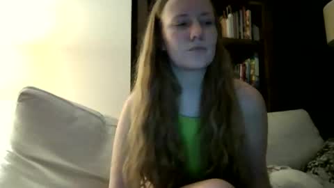 Snapshot of skywinters chatting on November 2025 01:08:02 AM Sky Winters online show from November 2025 01:08:02 AM