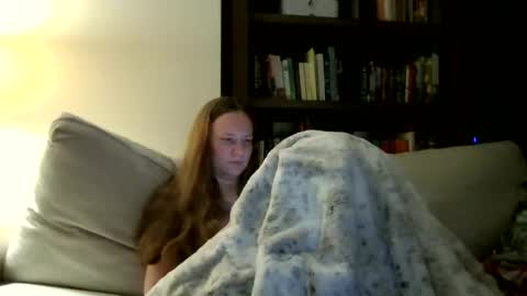 Snapshot of skywinters chatting on December 2025 12:48:01 AM Sky Winters online show from December 2025 12:48:01 AM