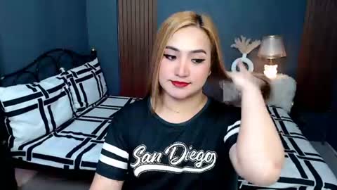 Snapshot of slave_amanda69 chatting on June 2026 04:22:01 AM Queen Cyrine online show from June 2026 04:22:01 AM