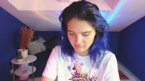 Snapshot of slayq777 chatting on October 2025 09:04:01 PM Emilia online show from October 2025 09:04:01 PM