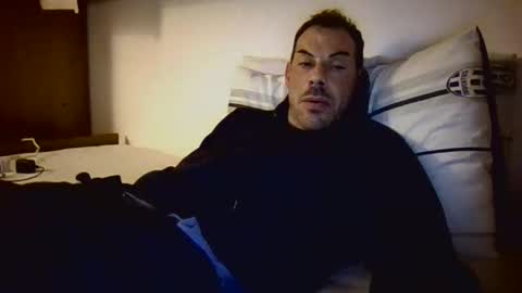 Snapshot of slevin1983 chatting on February 2025 08:51:02 PM slevin online show from February 2025 08:51:02 PM