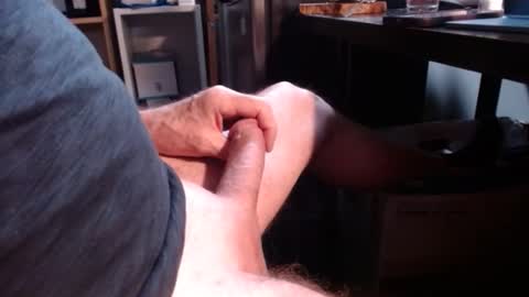 sliderguy699 online show from April 2026 11:53:02 AM