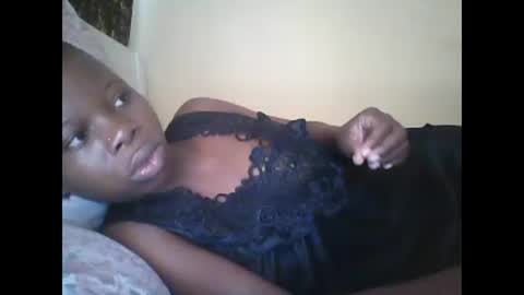 Snapshot of slim_petite_ebony chatting on December 2024 07:47:01 AM slim_petite_ebony online show from December 2024 07:47:01 AM