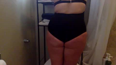 Slip Inside Wet Orchid online show from April 2026 01:41:01 PM
