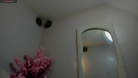 Paola  online show from October 2025 06:57:02 PM