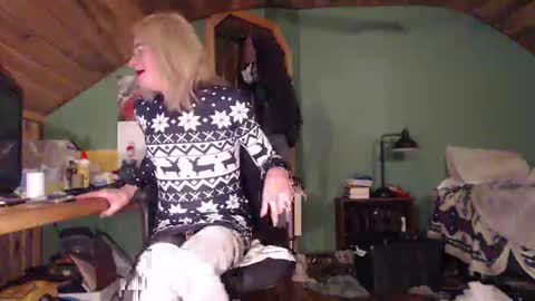 slutjennifertransxx online show from December 2024 05:12:01 AM