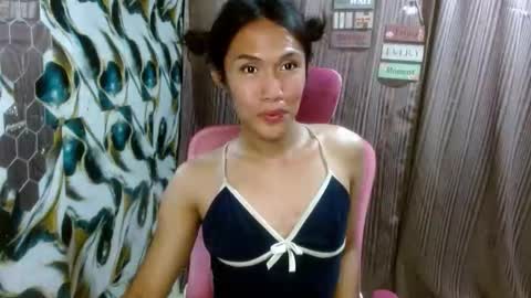 Snapshot of slutqueen_raz chatting on May 2026 05:40:01 PM Raz online show from May 2026 05:40:01 PM