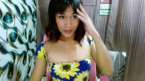 Snapshot of slutqueen_raz chatting on May 2026 07:11:02 PM Raz online show from May 2026 07:11:02 PM