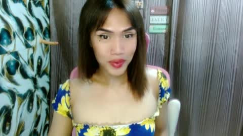 Snapshot of slutqueen_raz chatting on June 2026 03:20:02 AM Raz online show from June 2026 03:20:02 AM