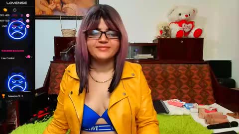 Snapshot of slutty_milf_bitch chatting on November 2025 11:45:01 AM Ana    online show from November 2025 11:45:01 AM