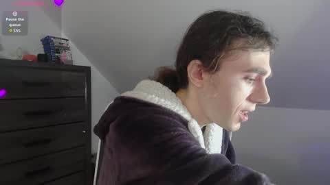 Natsu online show from December 2025 06:15:02 PM