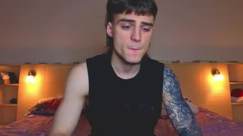 Snapshot of sly_gus chatting on April 2026 04:37:02 PM Gus online show from April 2026 04:37:02 PM