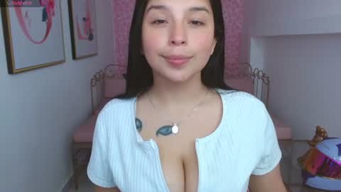 Snapshot of small__naughty chatting on June 2026 01:21:02 PM Mariana Torres online show from June 2026 01:21:02 PM
