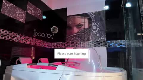 Small Hot19 online show from October 2025 10:47:02 AM