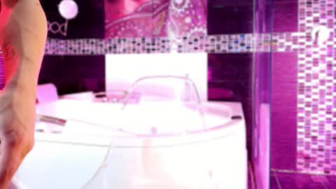 Small Hot19 online show from December 2025 09:16:02 AM