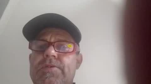 Snapshot of smalleyick69a chatting on December 2024 01:06:02 AM smalleyick69a online show from December 2024 01:06:02 AM